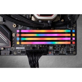 Corsair Vengeance RGB Pro CMW64GX4M4E3200C16 64 GB (4x16) DDR4 3200 MHz CL16 Ram